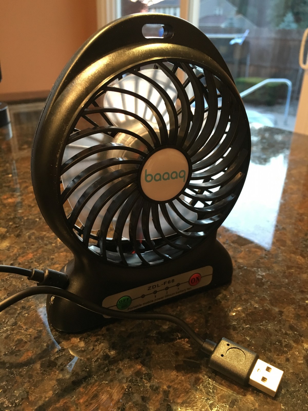 Battery Operated or USB Powered Portable Table Fan