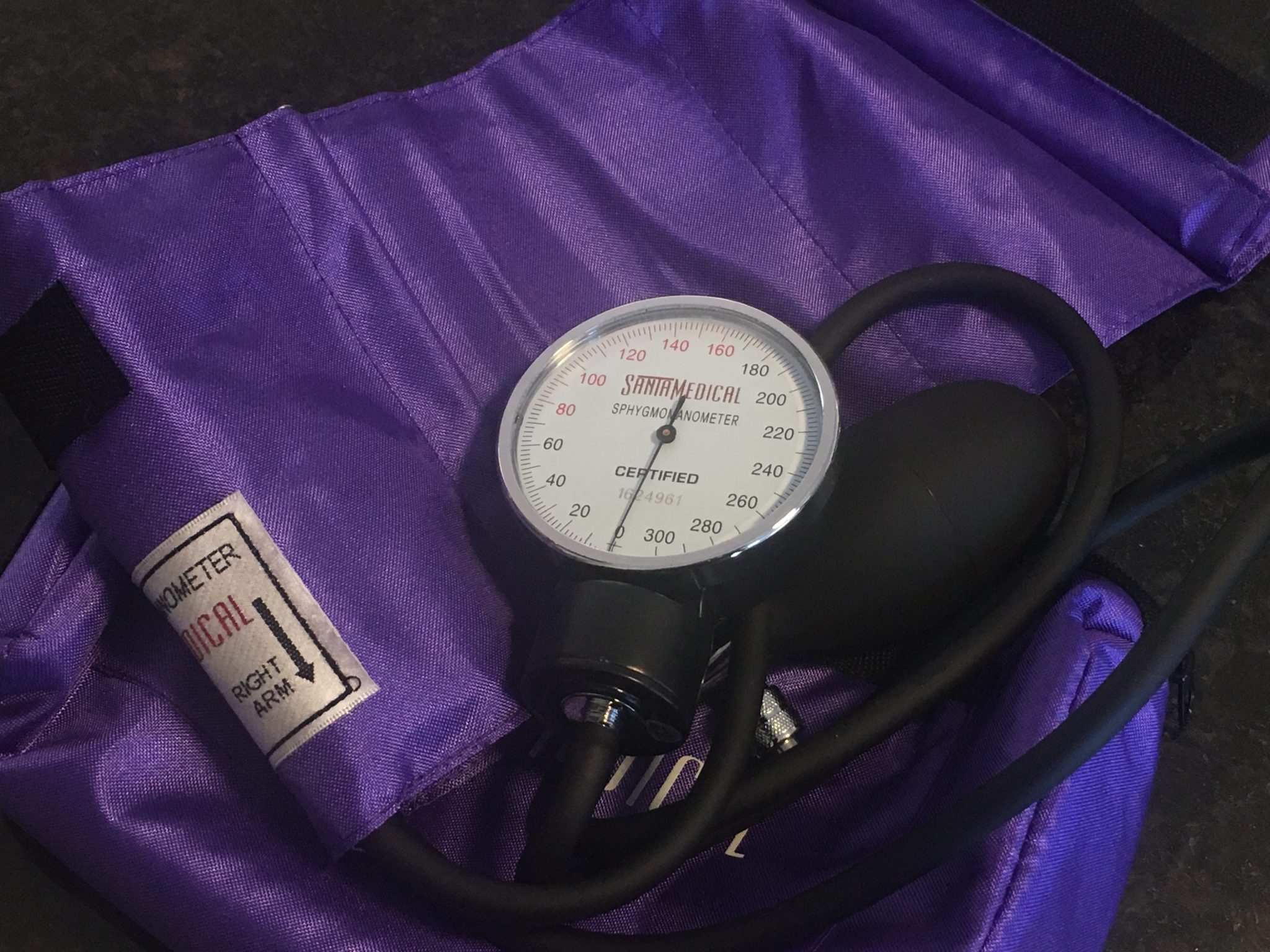 Santamedical Adult Deluxe Aneroid Sphygmomanometer