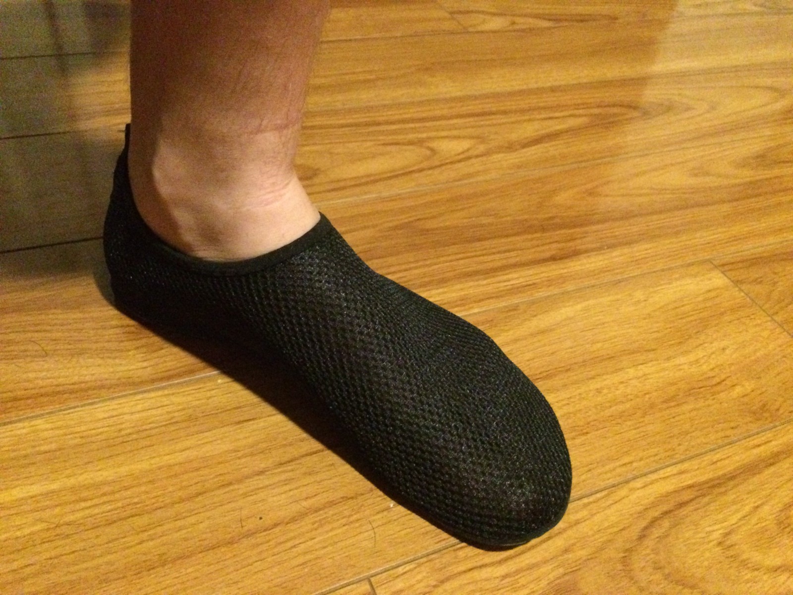 Inexpensive Mesh Water Shoes Unisex Men Womens