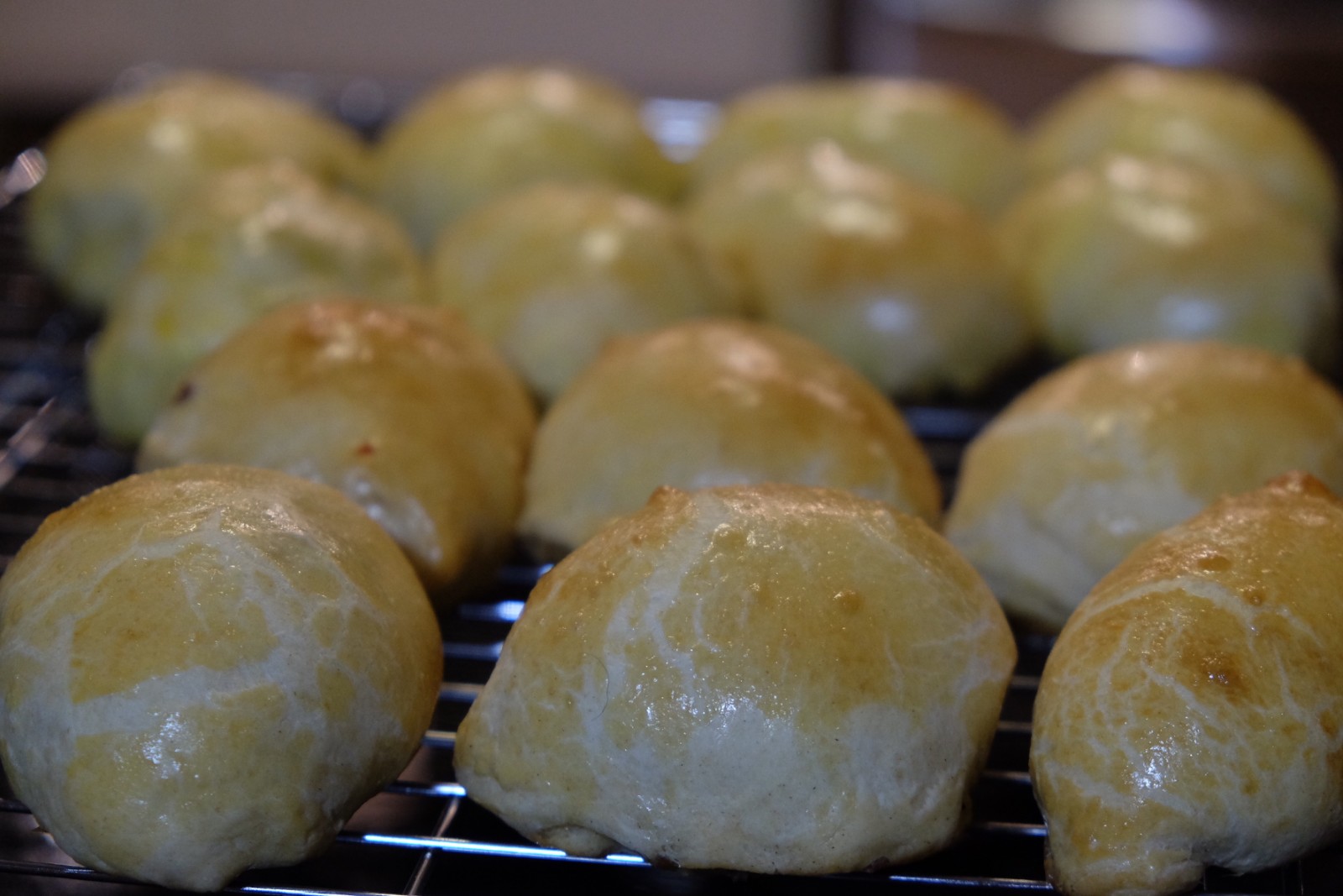 SAUSAGE GRAVY STUFFED BISCUITS