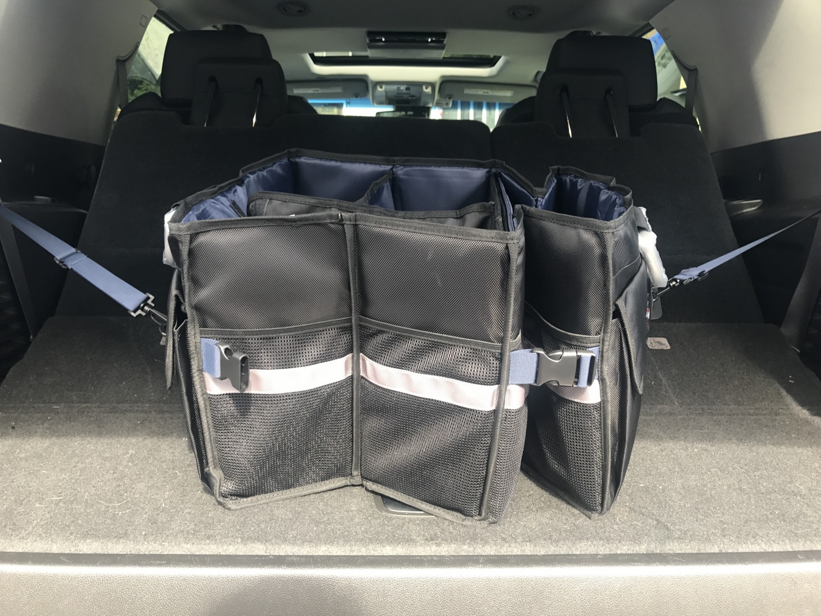 Great Car Trunk / SUV Compartment Travel Organizer!