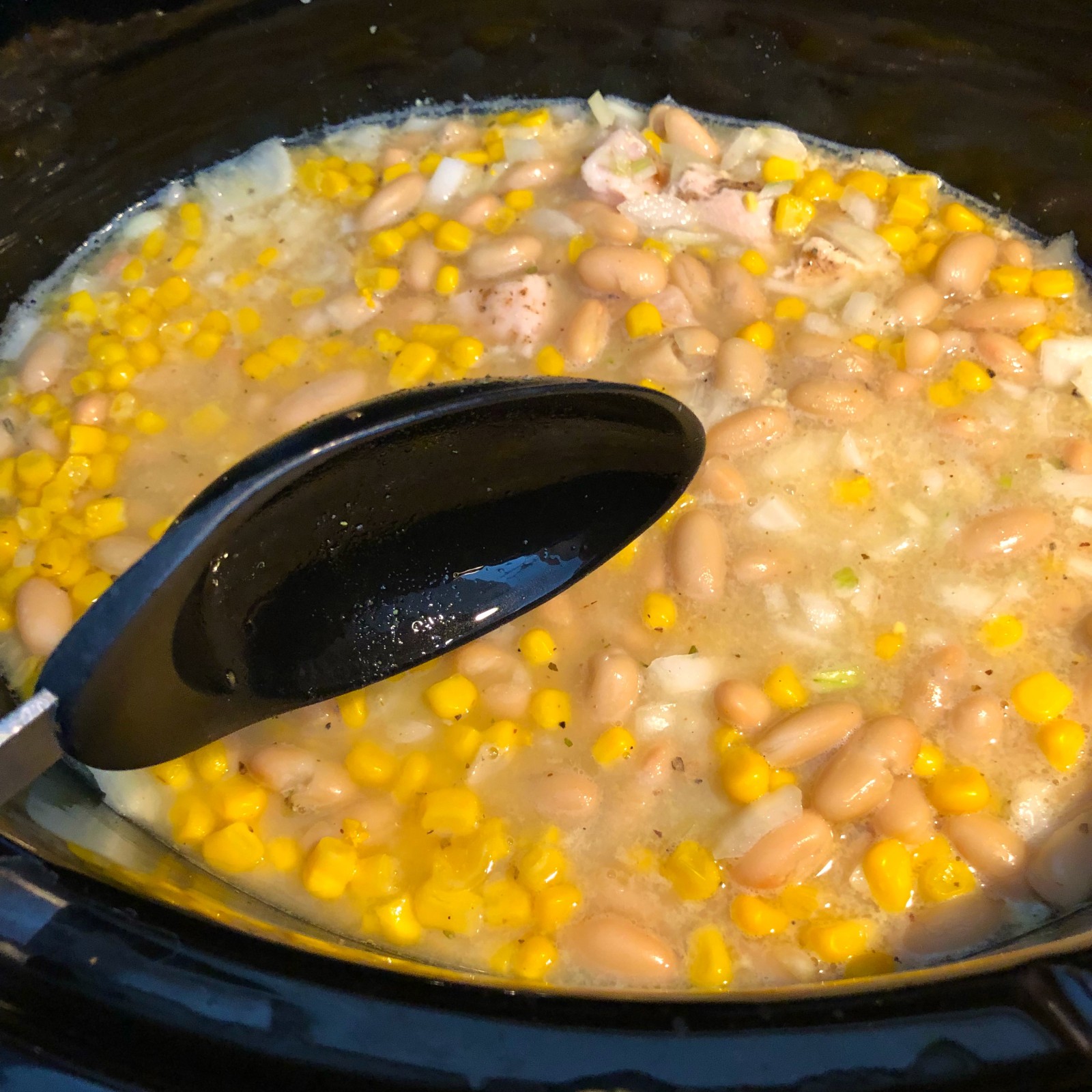 The Best Crockpot Slow Cooker White Chicken Chili Recipe